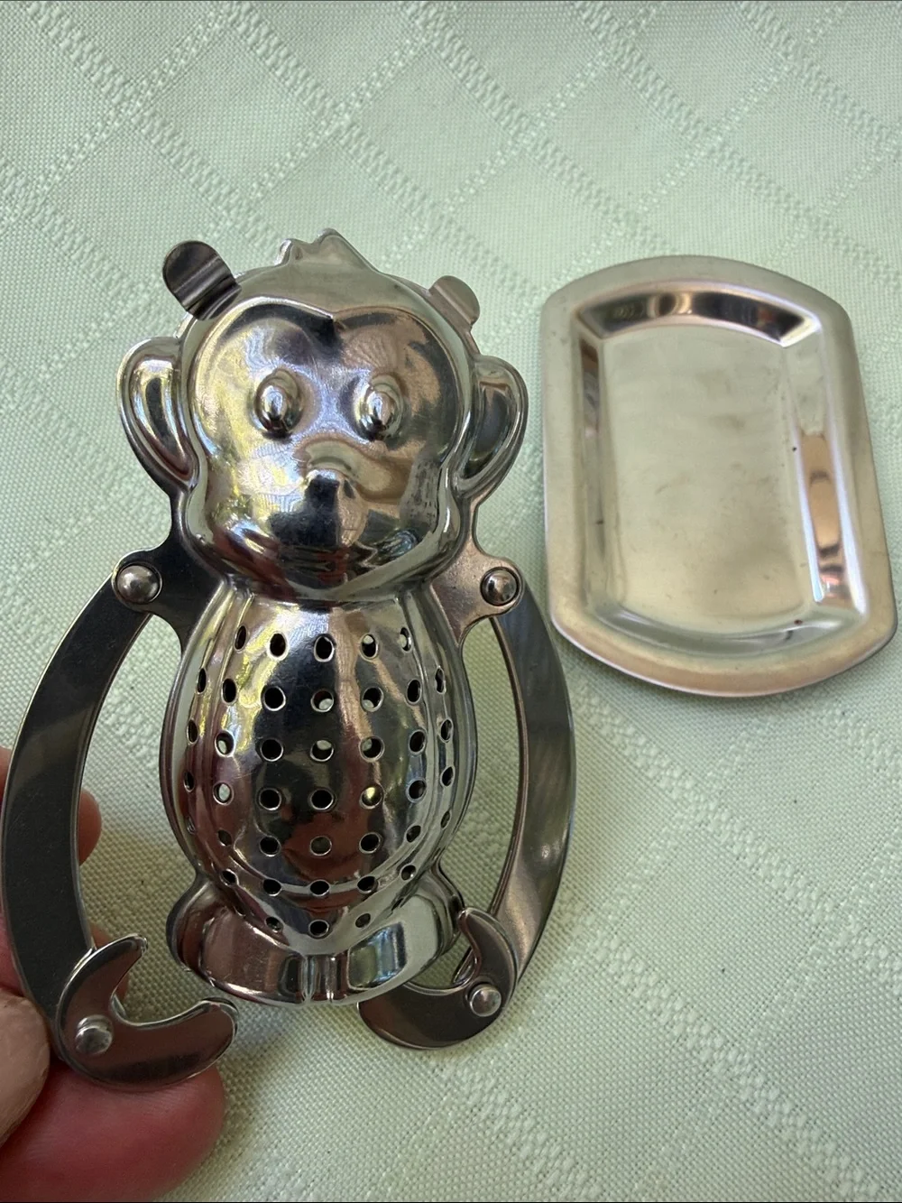 New Novelty Monkey Tea/Coffee Infuser and Drip Tray - Silver and Cup
